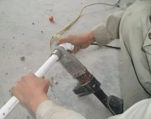 龙湾漏水维修电话